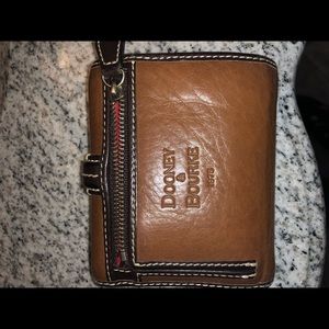 Dooney & Bourke wallet